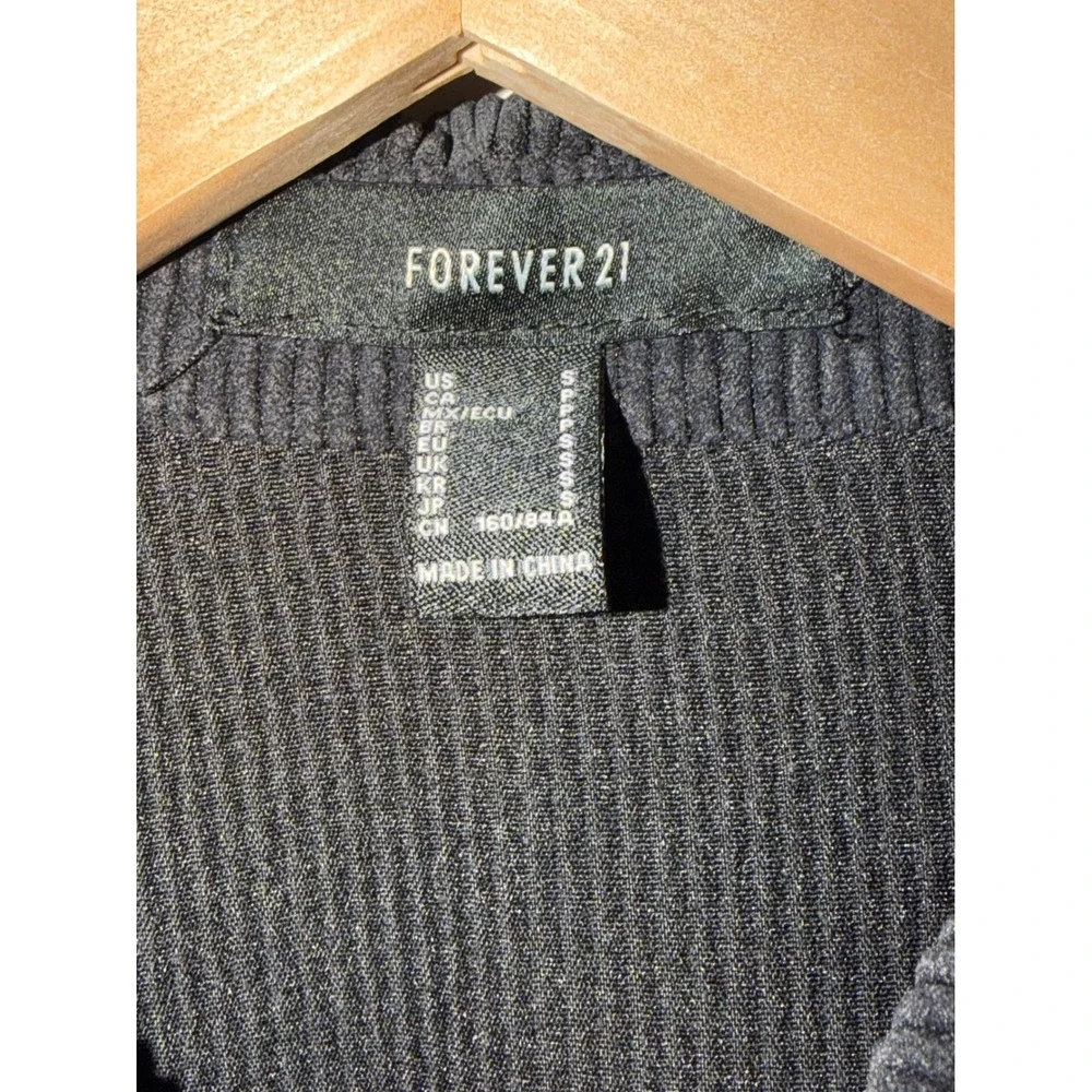 Forever 21 Black Corduroy Button Down Shirt Shacket Raw Hem Small - Picture 2 of 4